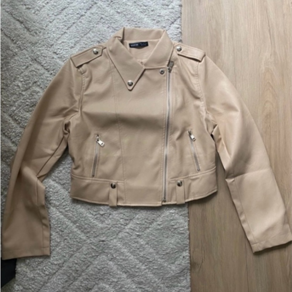 NWOT Cropped faux leather jacket